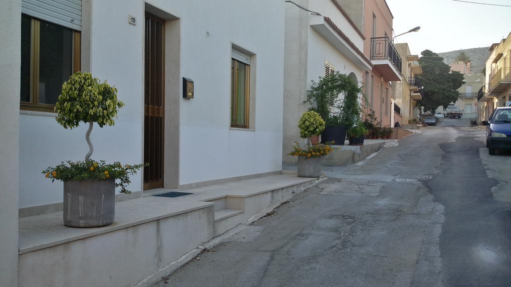Bed and Breakfast La Casa Dei Nonni Custonaci Esterno foto